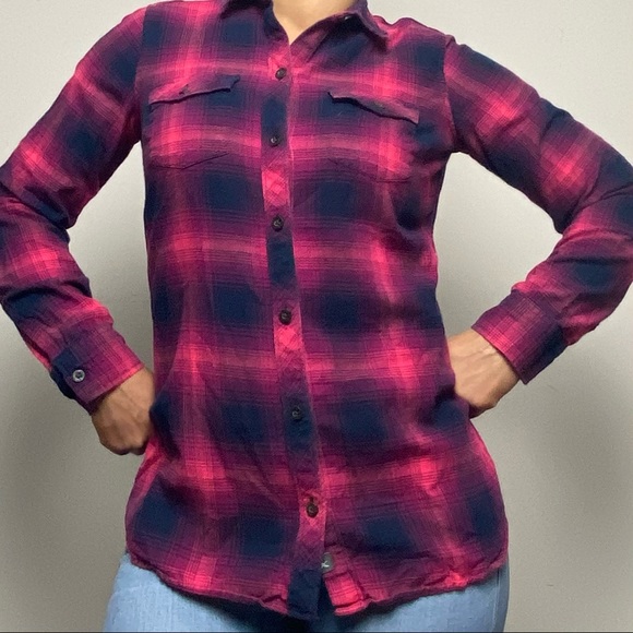 - Eddie Bauer Plaid Button down - Picture 1 of 12